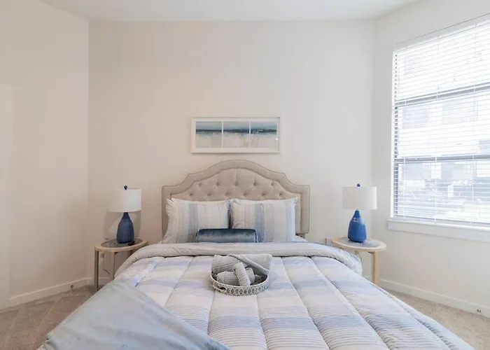 Charming Cozy Apartment With Wi-Fi & Free Parking