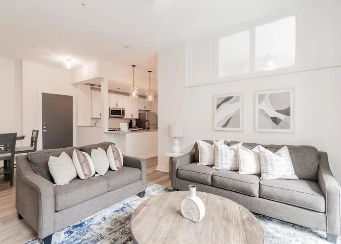 Charming Cozy Apartment With Wi-Fi & Free Parking